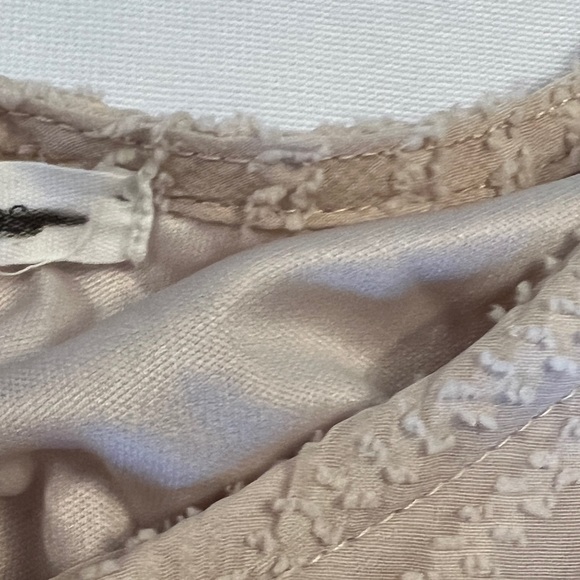 M Maurices Tan Khaki Tank Top Short Nlouse Chiffon Summer Spring Medium Womens - Picture 9 of 9